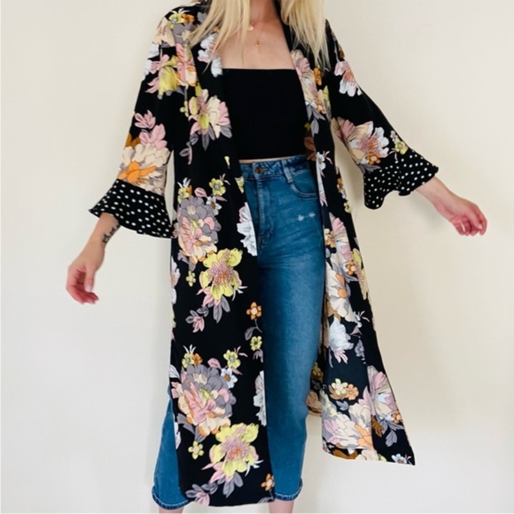 ROZ & ALI M floral polka dot kimono/robe with tie w/ Y2K boho vibes